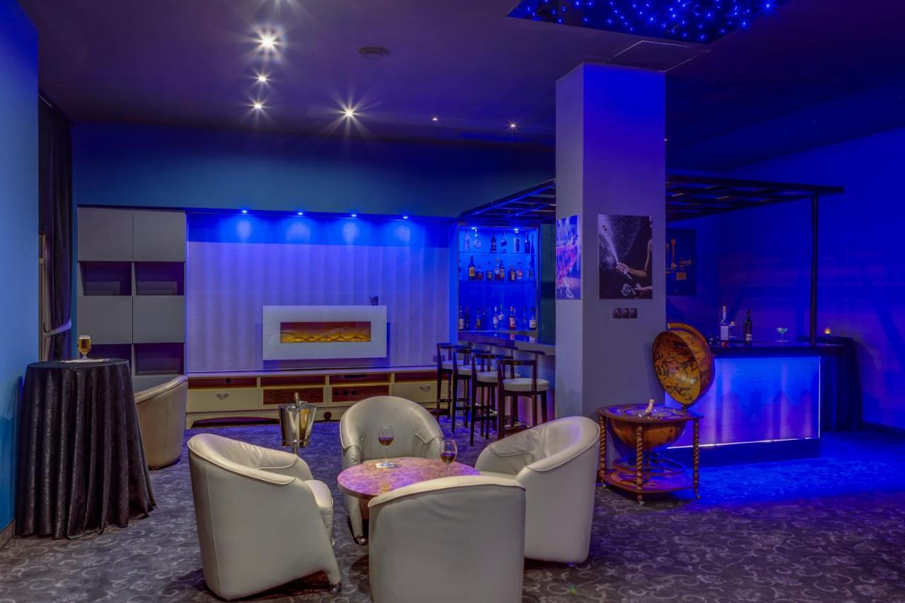 Marina Hotel